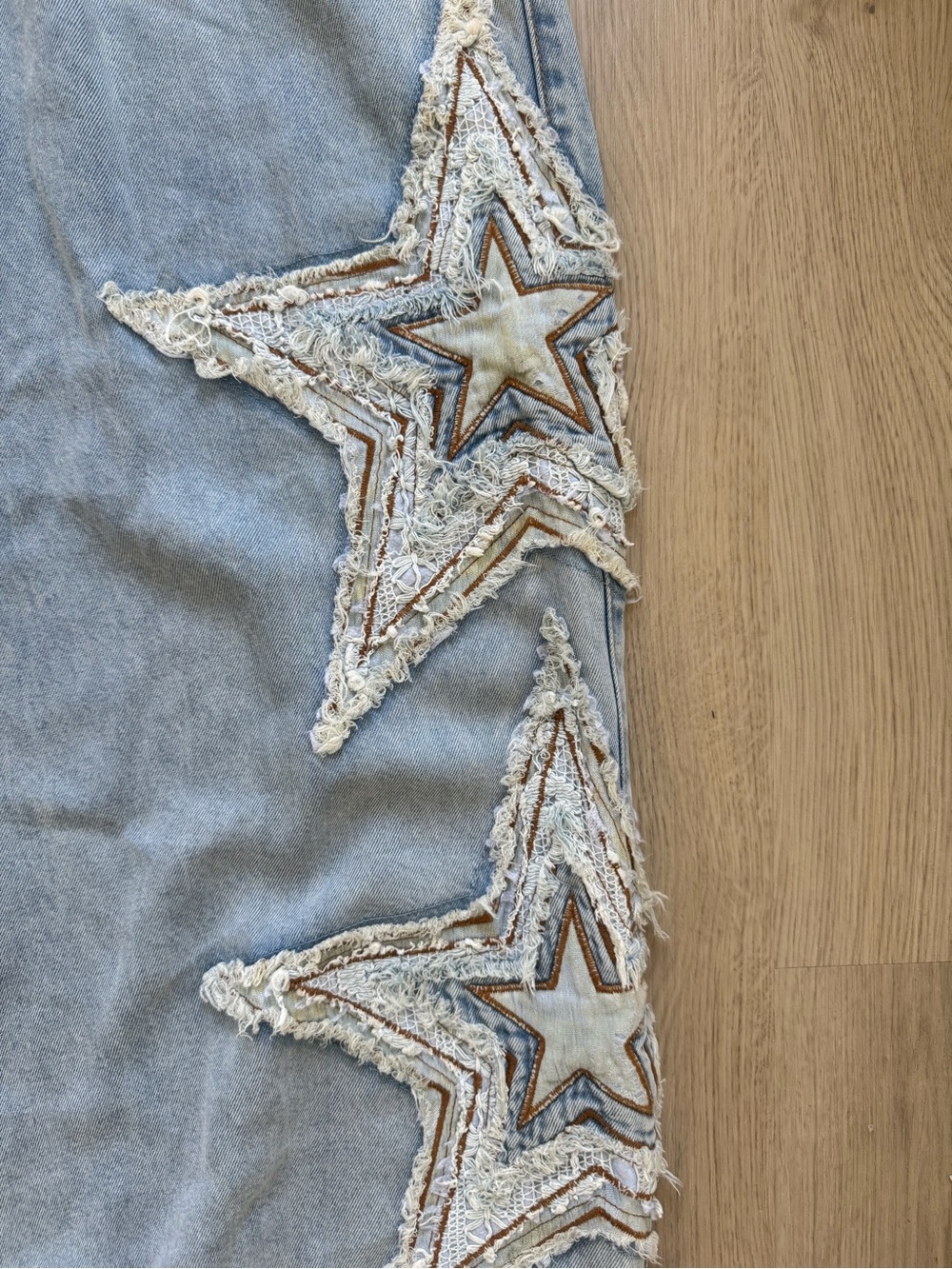 POL Wishing Star Light Wash Denim Joggers with Star Appliqués Soft Cotton Size M - Picture 2 of 8